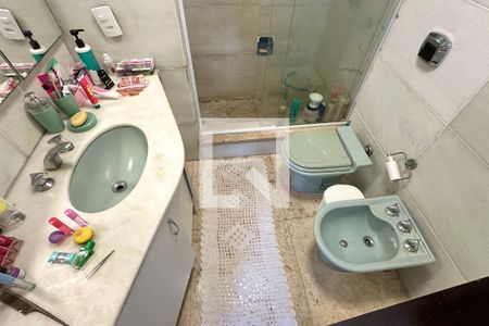 Banheiro Social de apartamento à venda com 3 quartos, 180m² em Copacabana, Rio de Janeiro