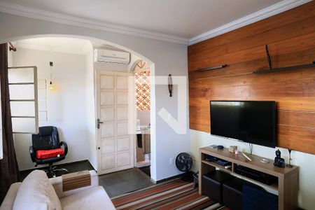 Sala de casa para alugar com 2 quartos, 180m² em Jonas Veiga, Belo Horizonte