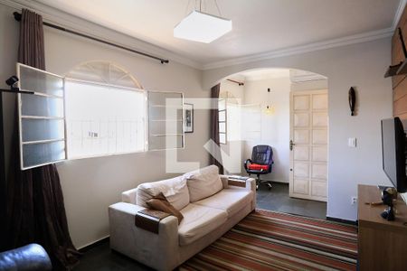 Sala de casa para alugar com 2 quartos, 180m² em Jonas Veiga, Belo Horizonte