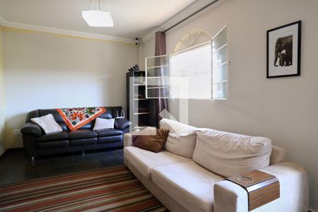 Sala de casa para alugar com 2 quartos, 180m² em Jonas Veiga, Belo Horizonte