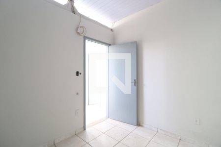 Quarto 1 de casa para alugar com 2 quartos, 76m² em Presidente Roosevelt, Uberlândia