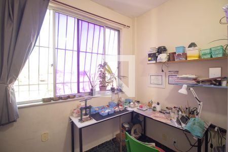 Quarto 1 de apartamento para alugar com 3 quartos, 54m² em Parada Quarenta, São Gonçalo