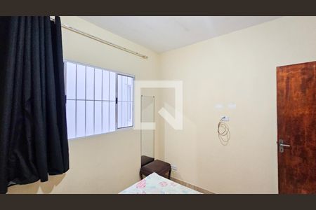 Quarto de casa para alugar com 2 quartos, 120m² em Vila Dirce, Carapicuíba