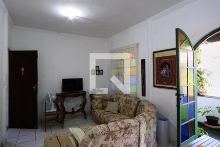 Sala de casa à venda com 3 quartos, 300m² em Santa Efigênia, Belo Horizonte