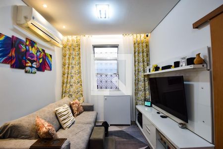 Sala de casa de condomínio à venda com 1 quarto, 42m² em Higienópolis, Rio de Janeiro