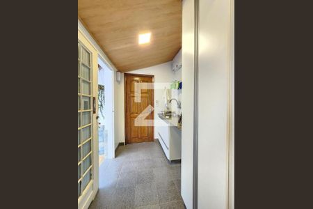 Área de Serviço de casa para alugar com 3 quartos, 193m² em Alto Barroca, Belo Horizonte