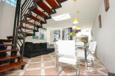 Casa à venda com 3 quartos, 240m² em Jardim Textil, São Paulo