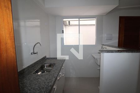Sala / Cozinha de apartamento para alugar com 1 quarto, 23m² em Vila Nivi, São Paulo