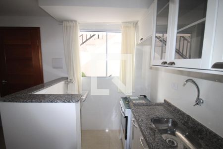 Sala/Cozinha de apartamento para alugar com 1 quarto, 23m² em Vila Nivi, São Paulo
