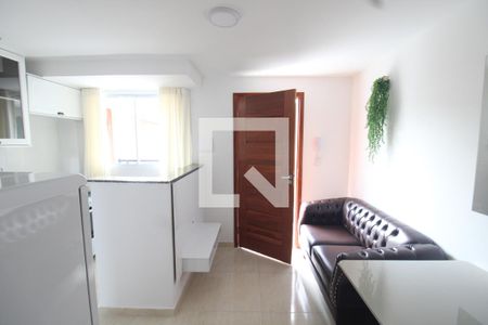 Sala/Cozinha  de apartamento para alugar com 1 quarto, 23m² em Vila Nivi, São Paulo