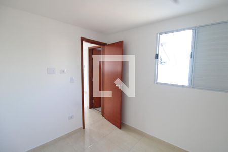 Quarto 1 de apartamento para alugar com 1 quarto, 27m² em Vila Nivi, São Paulo