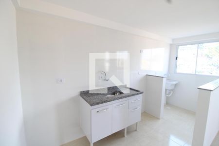 Sala/Cozinha de apartamento para alugar com 1 quarto, 27m² em Vila Nivi, São Paulo
