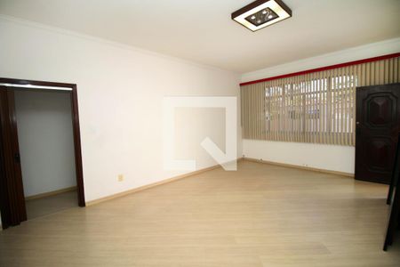 Sala de casa à venda com 4 quartos, 200m² em Penha, Rio de Janeiro