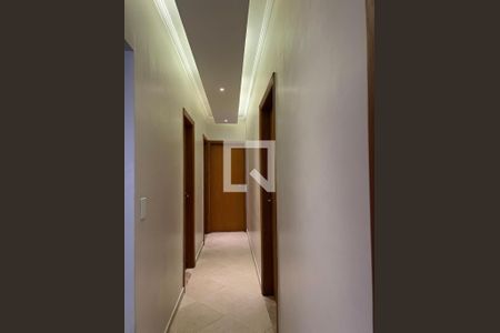 Corredor de casa à venda com 3 quartos, 257m² em Vila Constança, São Paulo