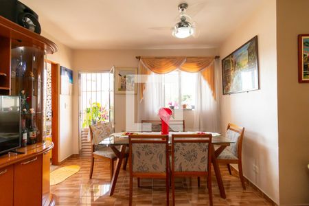 Casa 2 - Sala de casa à venda com 4 quartos, 160m² em Jardim Ivone, São Paulo