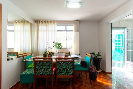Sala de casa à venda com 4 quartos, 160m² em Jardim Ivone, São Paulo