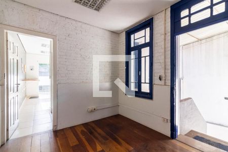 Casa à venda com 4 quartos, 308m² em Santa Cecilia, São Paulo