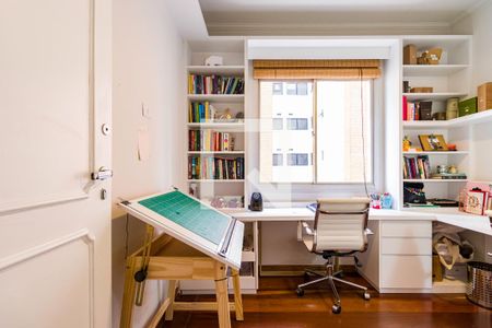 Escritório de apartamento à venda com 4 quartos, 180m² em Real Parque, São Paulo