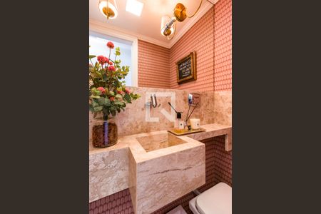 Lavabo de apartamento à venda com 4 quartos, 180m² em Real Parque, São Paulo