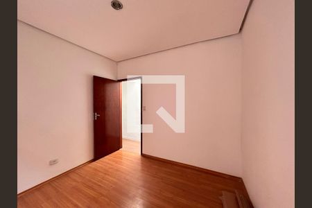 Quarto 1 de casa à venda com 2 quartos, 180m² em Parque Maria Domitila, São Paulo