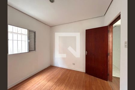 Quarto 2 de casa à venda com 2 quartos, 180m² em Parque Maria Domitila, São Paulo