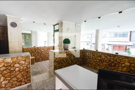 Hall de apartamento para alugar com 2 quartos, 55m² em Jacaré, Rio de Janeiro