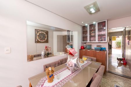 Sala de casa para alugar com 4 quartos, 180m² em Dom Cabral, Belo Horizonte