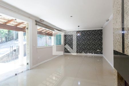 Sala de casa de condomínio para alugar com 3 quartos, 140m² em Piedade do Paraopeba, Brumadinho