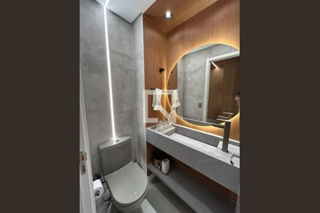 Banheiro Social de apartamento à venda com 2 quartos, 64m² em Tamboré, Barueri