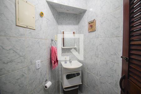 Lavabo de casa para alugar com 4 quartos, 170m² em Piam, Belford Roxo