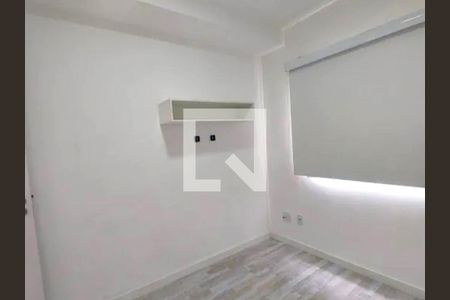 Quarto de apartamento à venda com 2 quartos, 68m² em Jardim Tupanci, Barueri