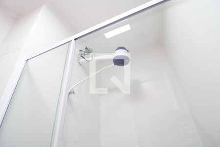 Banheiro de apartamento à venda com 2 quartos, 34m² em Veleiros, São Paulo
