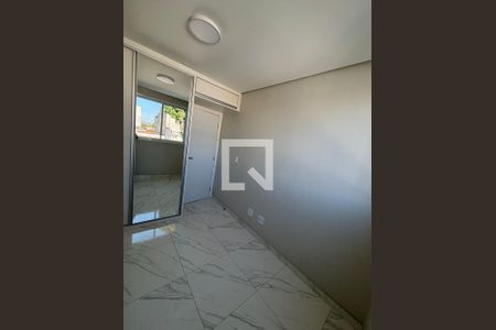 Quarto 3 de casa para alugar com 3 quartos, 170m² em Planalto, Belo Horizonte