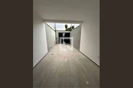 Casa à venda com 3 quartos, 110m² em Parque Tomas Saraiva, São Paulo