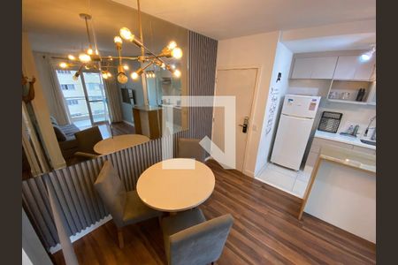 Sala de apartamento à venda com 2 quartos, 60m² em Todos Os Santos, Rio de Janeiro