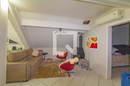 Sala de casa à venda com 3 quartos, 290m² em Estância Velha, Canoas