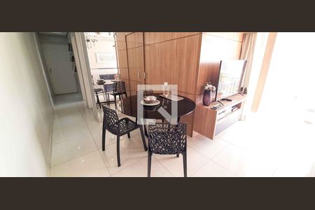 Sala de apartamento à venda com 2 quartos, 52m² em Quitaúna, Osasco