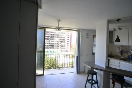 Sala de apartamento à venda com 2 quartos, 70m² em Barra da Tijuca, Rio de Janeiro