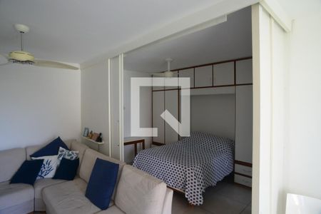 Sala/Suíte 1 de apartamento à venda com 2 quartos, 70m² em Barra da Tijuca, Rio de Janeiro
