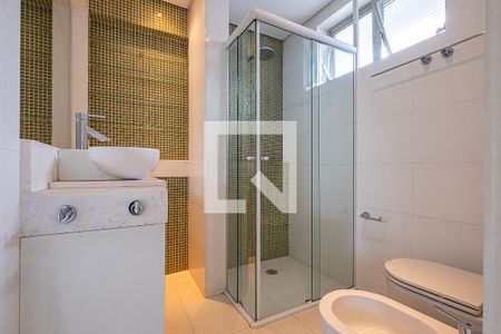 Banheiro da Suíte 1 de apartamento à venda com 2 quartos, 240m² em Jardim Paulista, São Paulo