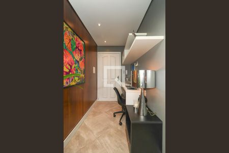 Hall de entrada de apartamento à venda com 1 quarto, 76m² em Higienópolis, Porto Alegre