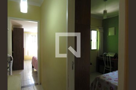 Corredor de casa à venda com 3 quartos, 180m² em Bussocaba , Osasco