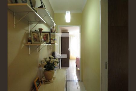 Corredor de casa à venda com 3 quartos, 180m² em Bussocaba , Osasco