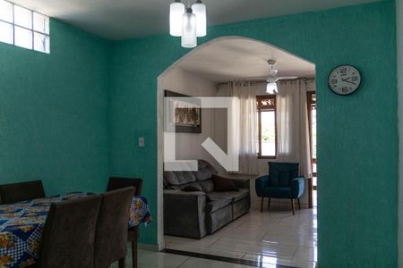 Sala de casa à venda com 3 quartos, 236m² em Diamante, Belo Horizonte