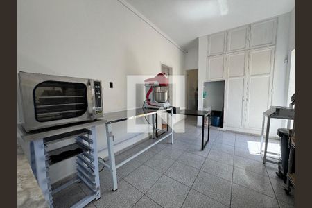 Casa à venda com 3 quartos, 600m² em Carlos Prates, Belo Horizonte
