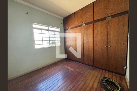 Casa à venda com 3 quartos, 600m² em Carlos Prates, Belo Horizonte