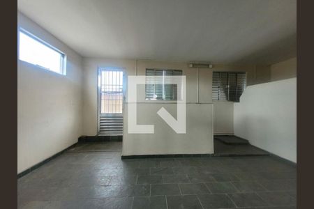 Casa à venda com 3 quartos, 240m² em Vila Marari, São Paulo