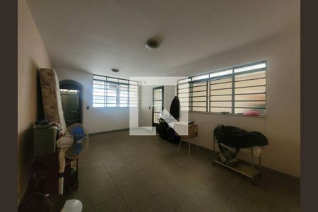 Casa à venda com 3 quartos, 240m² em Vila Marari, São Paulo