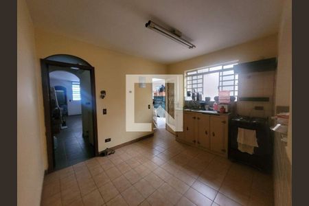 Casa à venda com 3 quartos, 240m² em Vila Marari, São Paulo