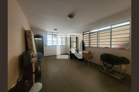 Casa à venda com 3 quartos, 240m² em Vila Marari, São Paulo